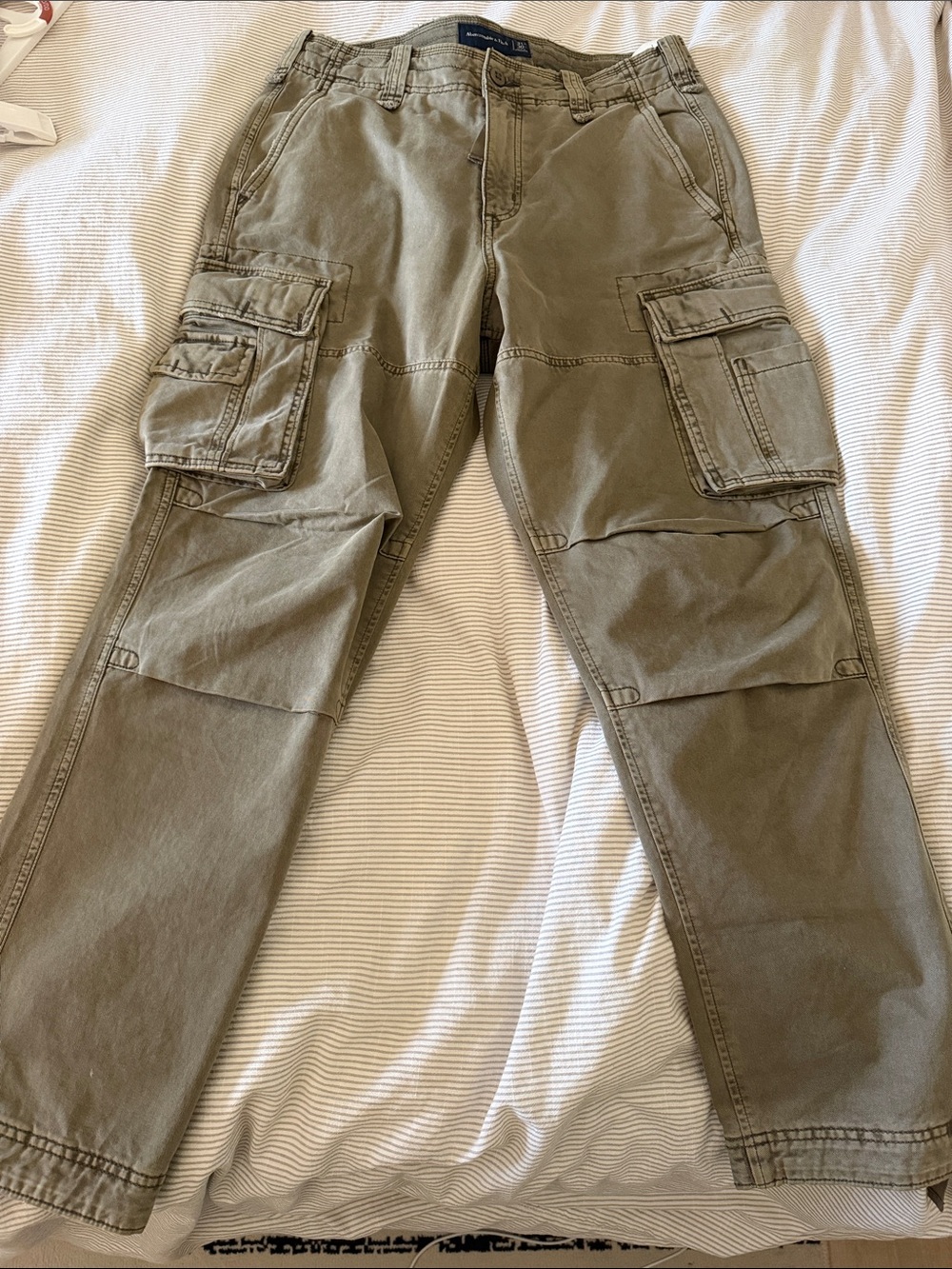 Abercrombie & Fitch Olive Green Cargo Pants — Utility Pocket Style
